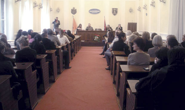 Чиновници су против отпуштања