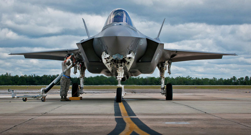 Амерички медији: Ф35Ц угрожава пилоте, Пентагон препоручује редизајн (ВИДЕО)