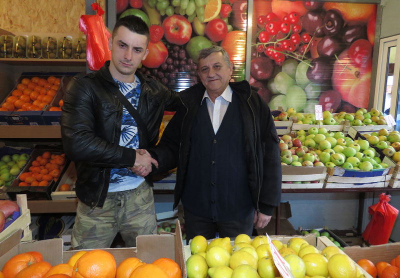 СВАКА ЧАСТ: Нашао и вратио 310.000 динара (ВИДЕО)