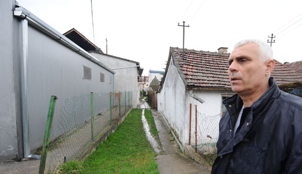 Инат запречио пролаз