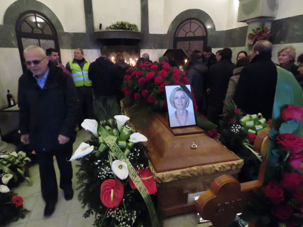 Јецаји Слађанине сестре стезали срца тужне поворке