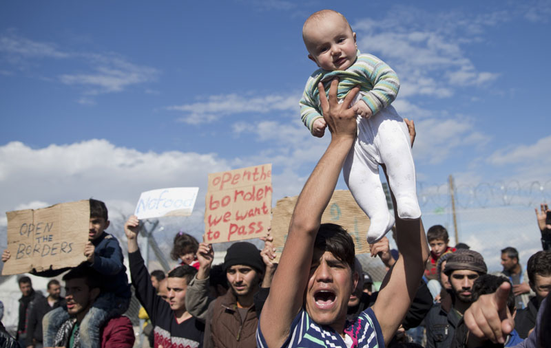 Око 5.000 гладних на граници