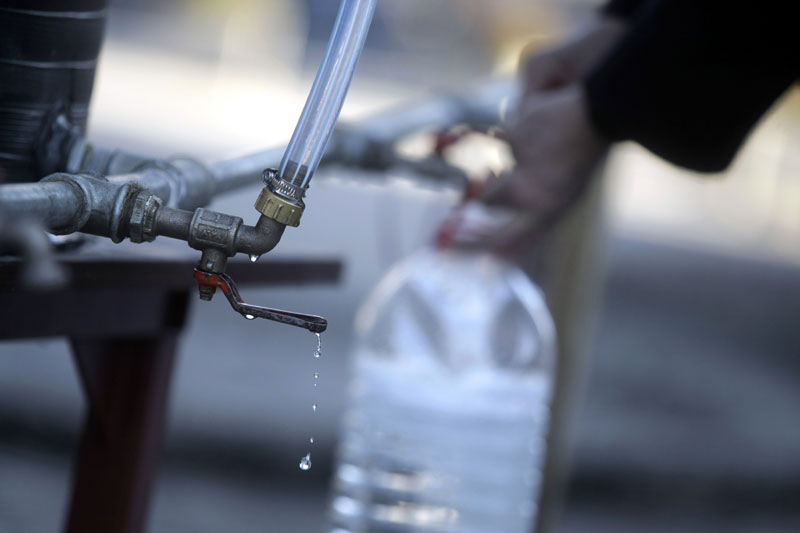 Суве славиnе чак и на аеродрому…