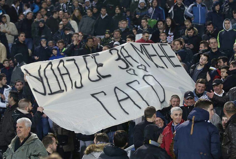 Просидба на дербију: “Гаго, удај се за мене”