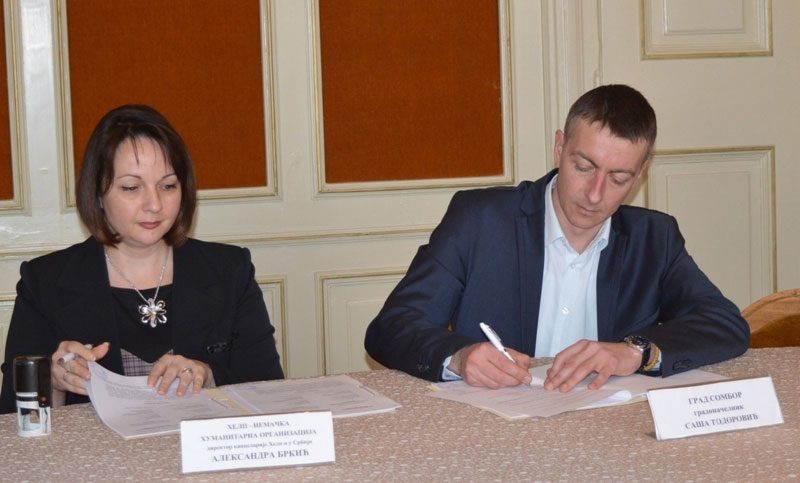 Шикара смешта мигранте