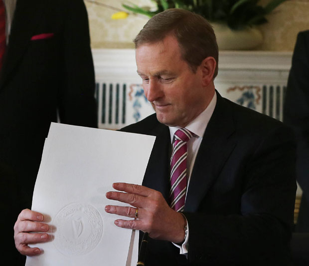 Ирски премијер најавио парламентарне изборе за 26. фебруар