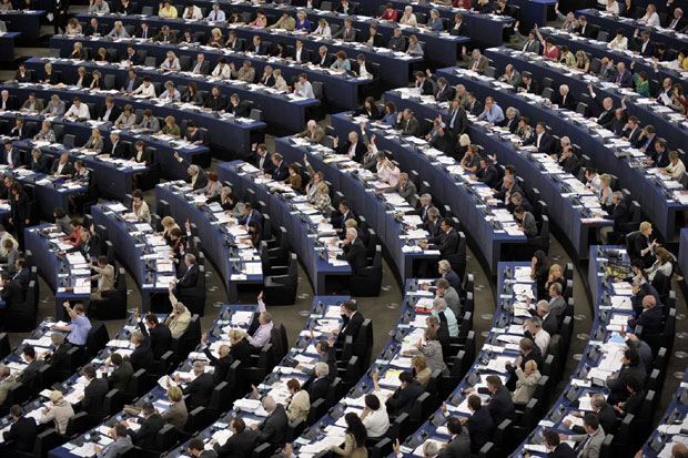 Европски парламент усвојио резолуције о Србији и Косову