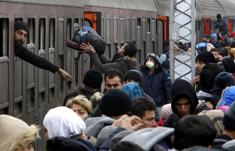 ДЕБЛОКИРАН КОРИДОР 10: Превоз миграната „резервисан“ у возу