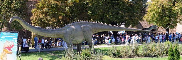 Дино у априлу 