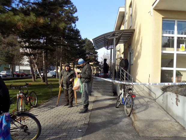 Наркоман насрнуо ножем на техничара