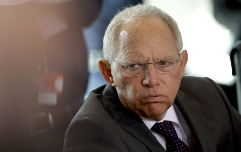 Шојбле: Нисам забринут због пада акција Дојче банке