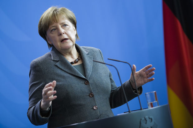 Меркел: Избеглице не могу да бирају у коју ће државу; Грчка тражи помоћ ЕУ