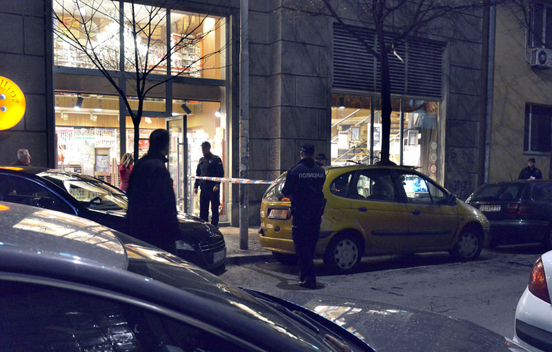 Ученица покушала да се убије скочивши са трећег спрата кроз прозор учионице!