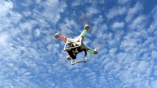 Дрон окрзнуо авион на линији Барселона - Париз