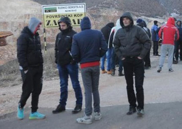 Никшић: Немају стаж, ни право на лечење