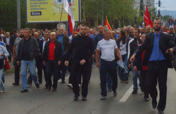 Расколи чувају Милов режим