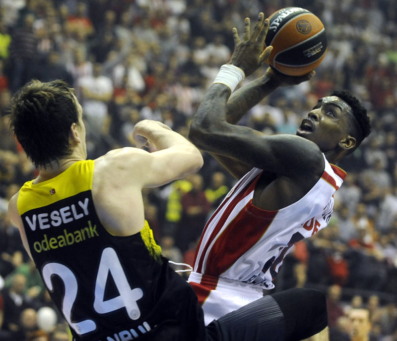 КРАЈ: Фенербахче - Црвена звезда 72:65