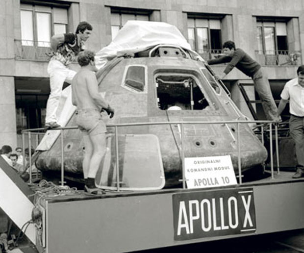 ТИТО ПРОДАО АМЕРИКАНЦИМА СВЕМИРСКИ ПРОГРАМ: Захваљујући њему су слетели на Месец, тврде теоретичари завере!