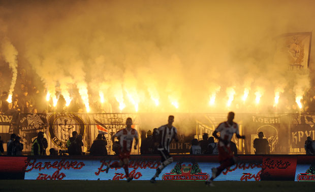 УЕФА не прашта бакље и увреде