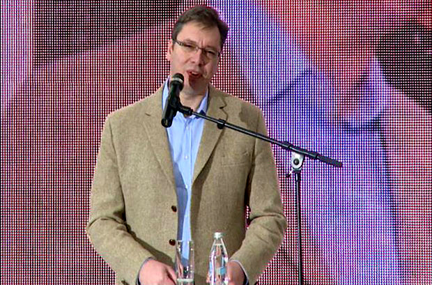 Вучић на митингу у Сремској Митровици: До 2020. стижемо Европу!