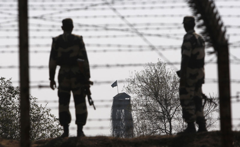 Пакистан: Бомбашки напад на суд