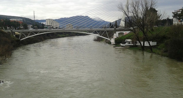 Киша падала 30 сати