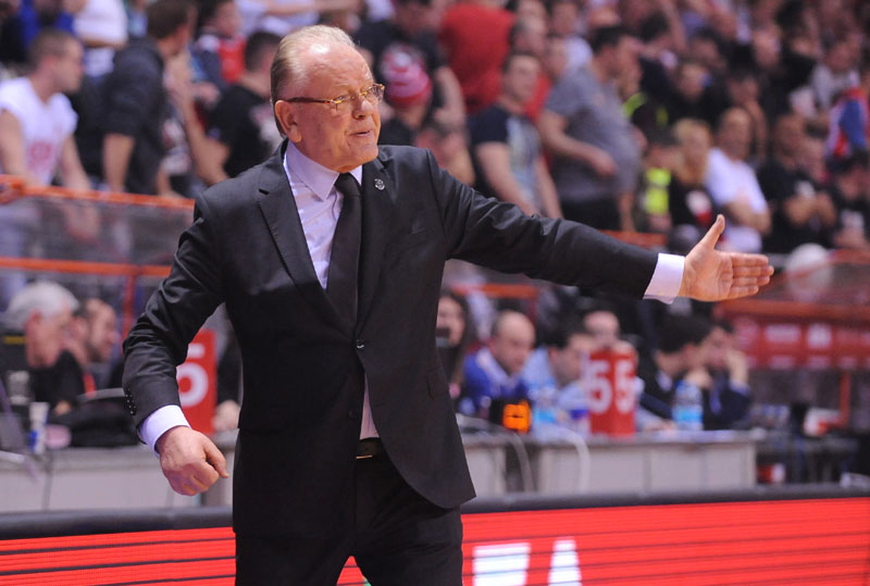 Велики проблем за Ивковића: Повређен најбољи тројкаш екипе