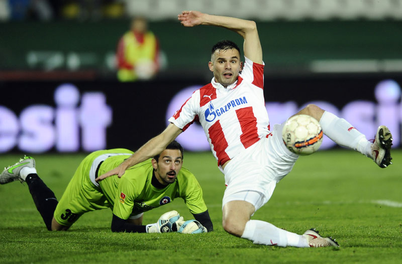 Аталанта “скенирала” Петковића