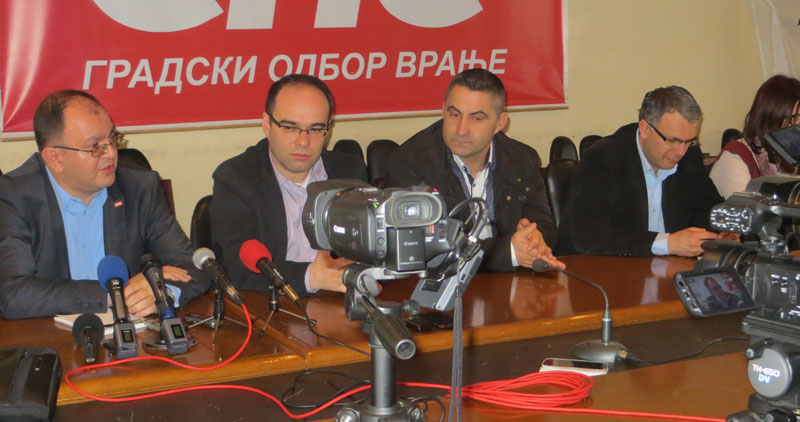 У Јумку из нужде не због директора