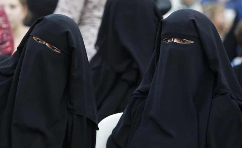 Египат забрањује ношење никаба