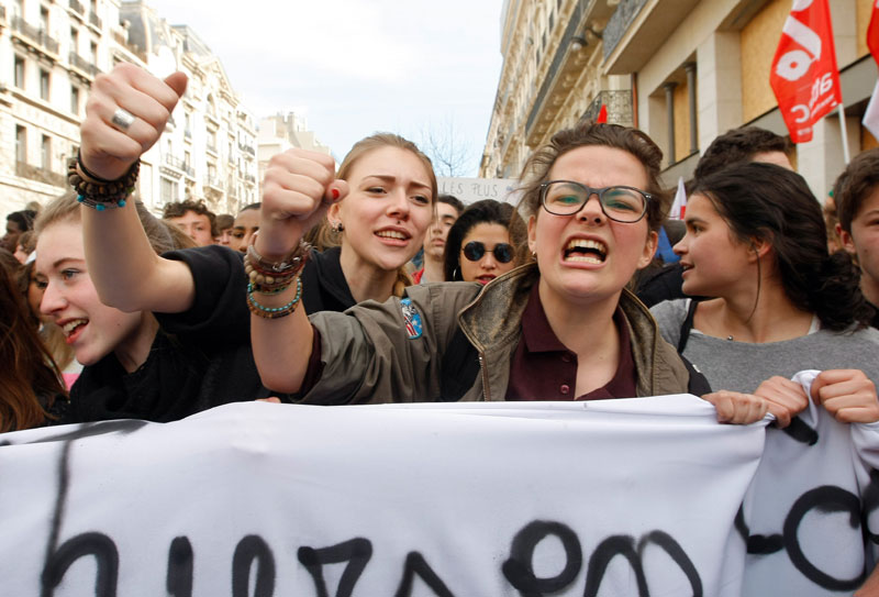 Улица против закона о раду