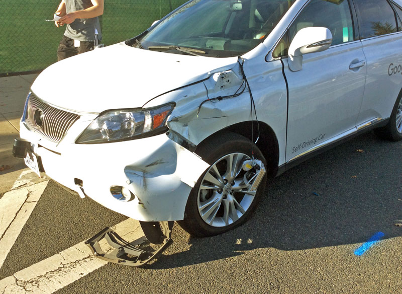 Први судар који је изазвао ауто без возача