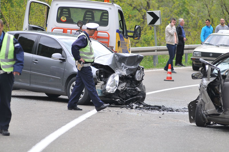 Преступници - „прислилни хуманитарци”