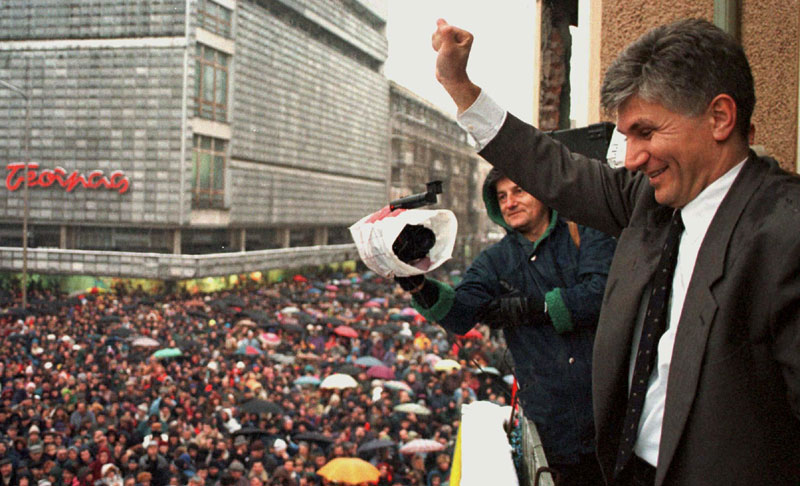 Ђинђићу подижу споменик