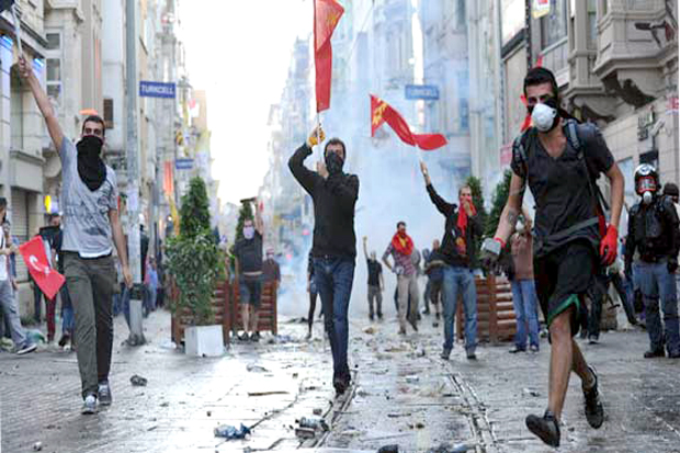 Полиција растерала демонстранте у Истанбулу