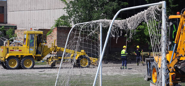 Контрола терена за игру