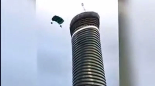 Падобраном скочио са највише зграде у Лондону (ВИДЕО)