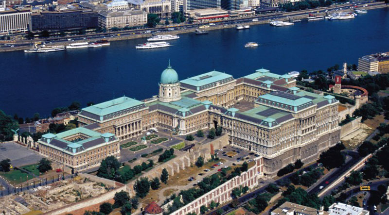 Палата за новог цара Орбана