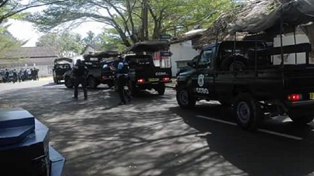 ОБРАЧУН НА ПЛАЖИ: Терористи убили 16 цивила, полиција шесторицу нападача (ВИДЕО)