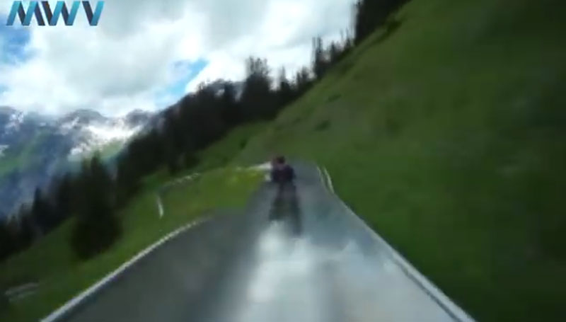 ТОБОГАН КОЈИ ВАС СПУШТА НИЗ АЛПЕ: Уживајте у овој феноменалној вожњи (ВИДЕО)