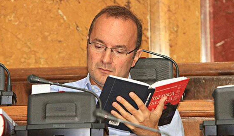 Шпијунка: Павићевића чекају књиге