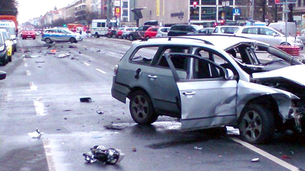 ЕКСПЛОДИРАО АУТОМОБИЛ У БЕРЛИНУ: Погинула једна особа! (ВИДЕО)