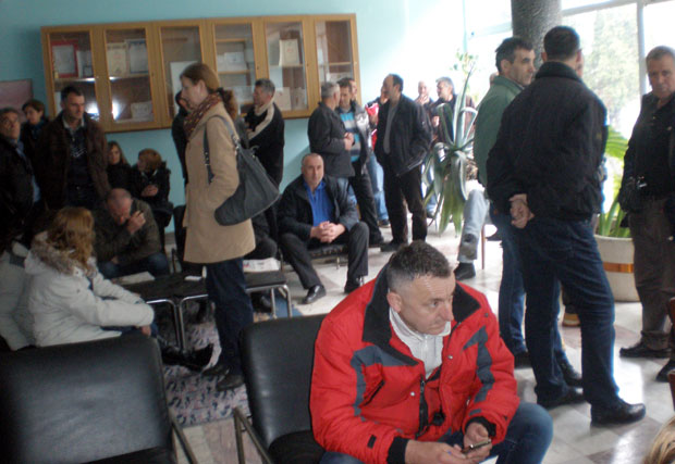 Радници ФАП-а замрзли штрајк, влада ће именовати новог директора