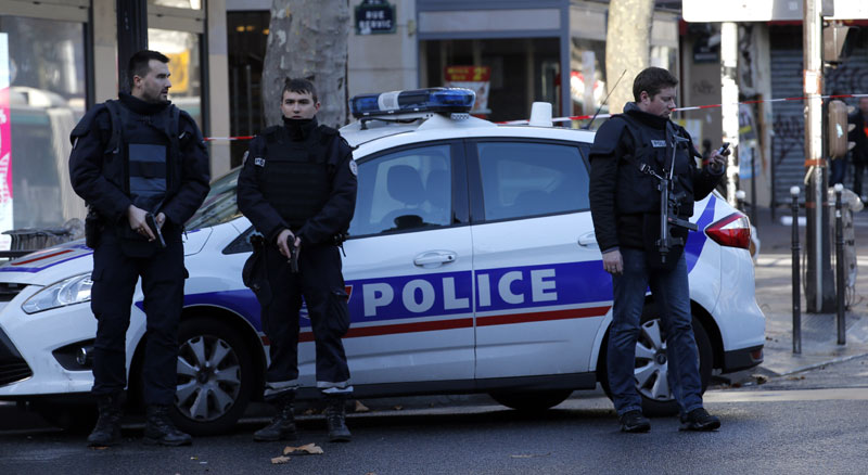 Париз: Ухапшене четири особе због могућег напада