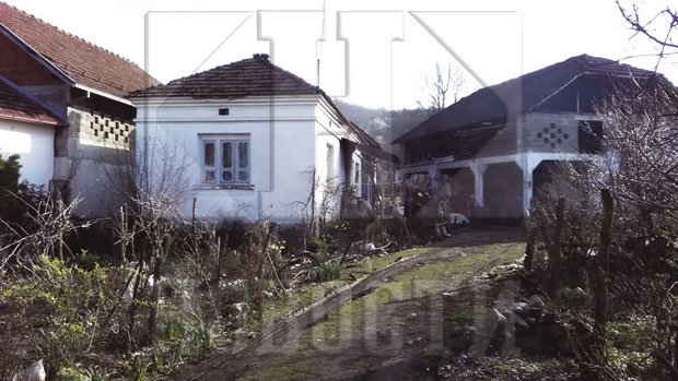 Пио са оцем пиво испред кафане, па секиром убио бабу и деду због 10.000 динара!