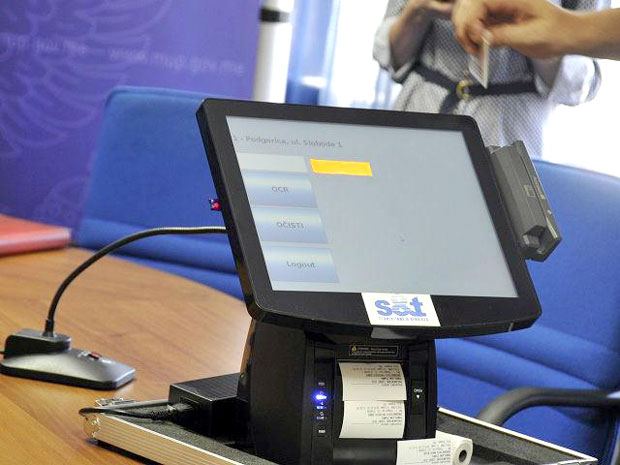 ЦГ: И конзерва може да гласа