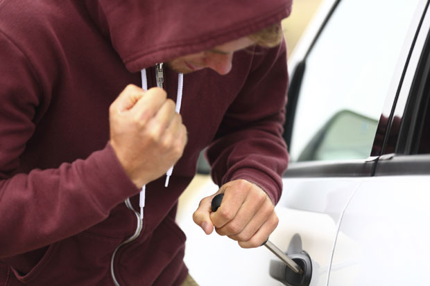 Ухапшени осумњичени за крађу 25 аутомобила