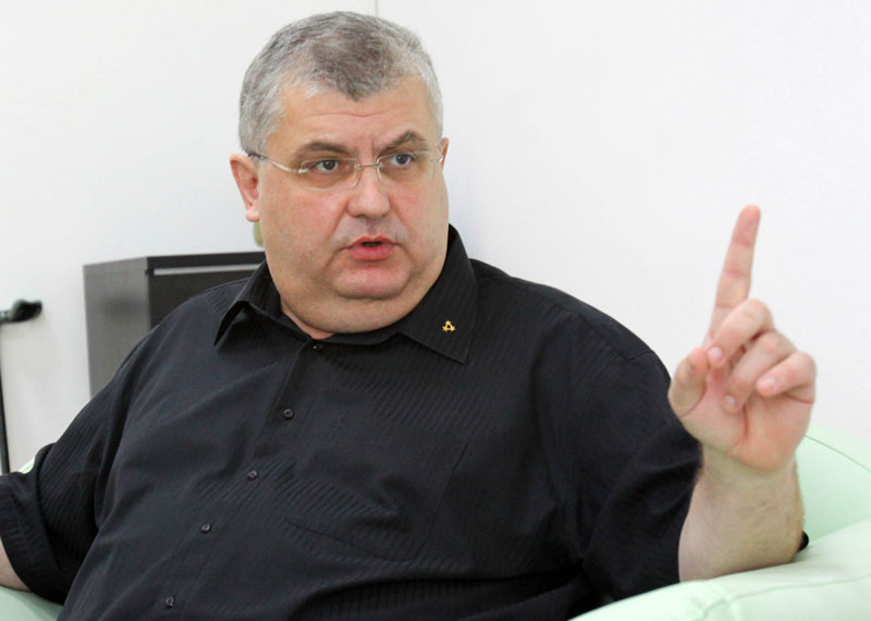 Чанак: Дижемо брану против деснице