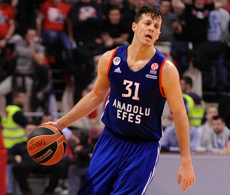 Евролига: Ефес у финишу сломио Цедевиту, Олимпијакос се вратио у игру