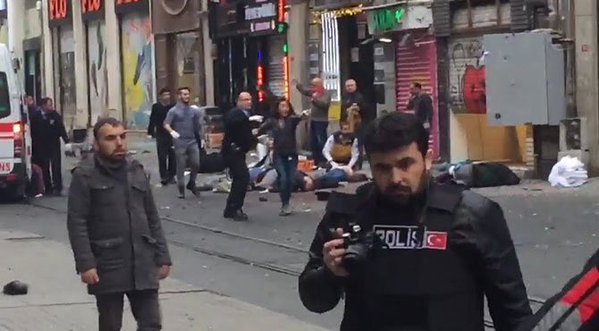 ПОГЛЕДАЈТЕ: Тренутак када је експлодирала бомба у Истанбулу (ВИДЕО)